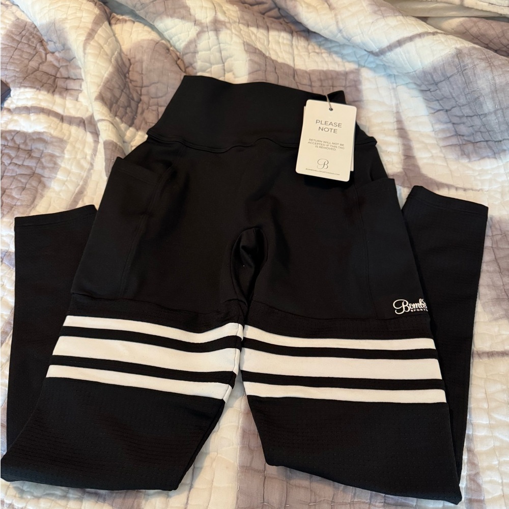 Bombshell Sportswear Leggings in Black and White